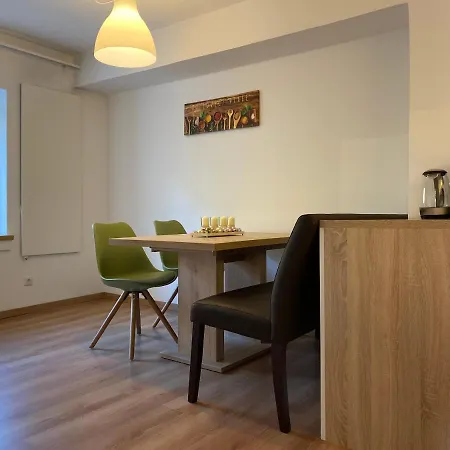 Daire Wohne Im Gruenen/innsbruck/4 Pax *